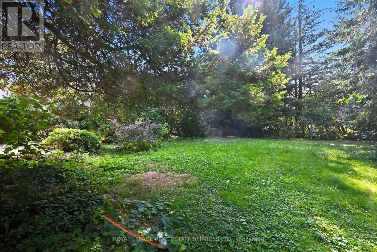 1536 VENETIA DRIVE