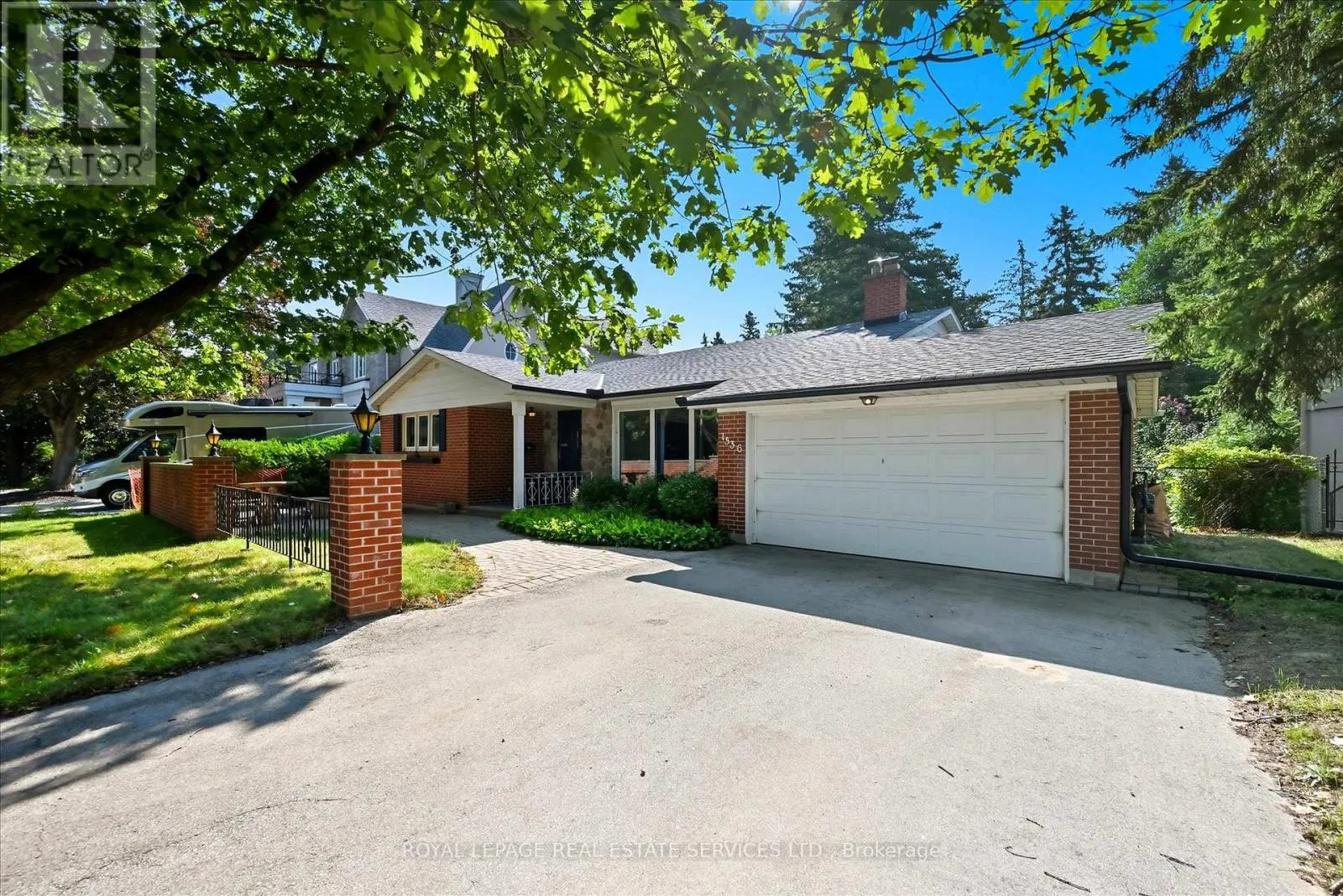 1536 VENETIA DRIVE