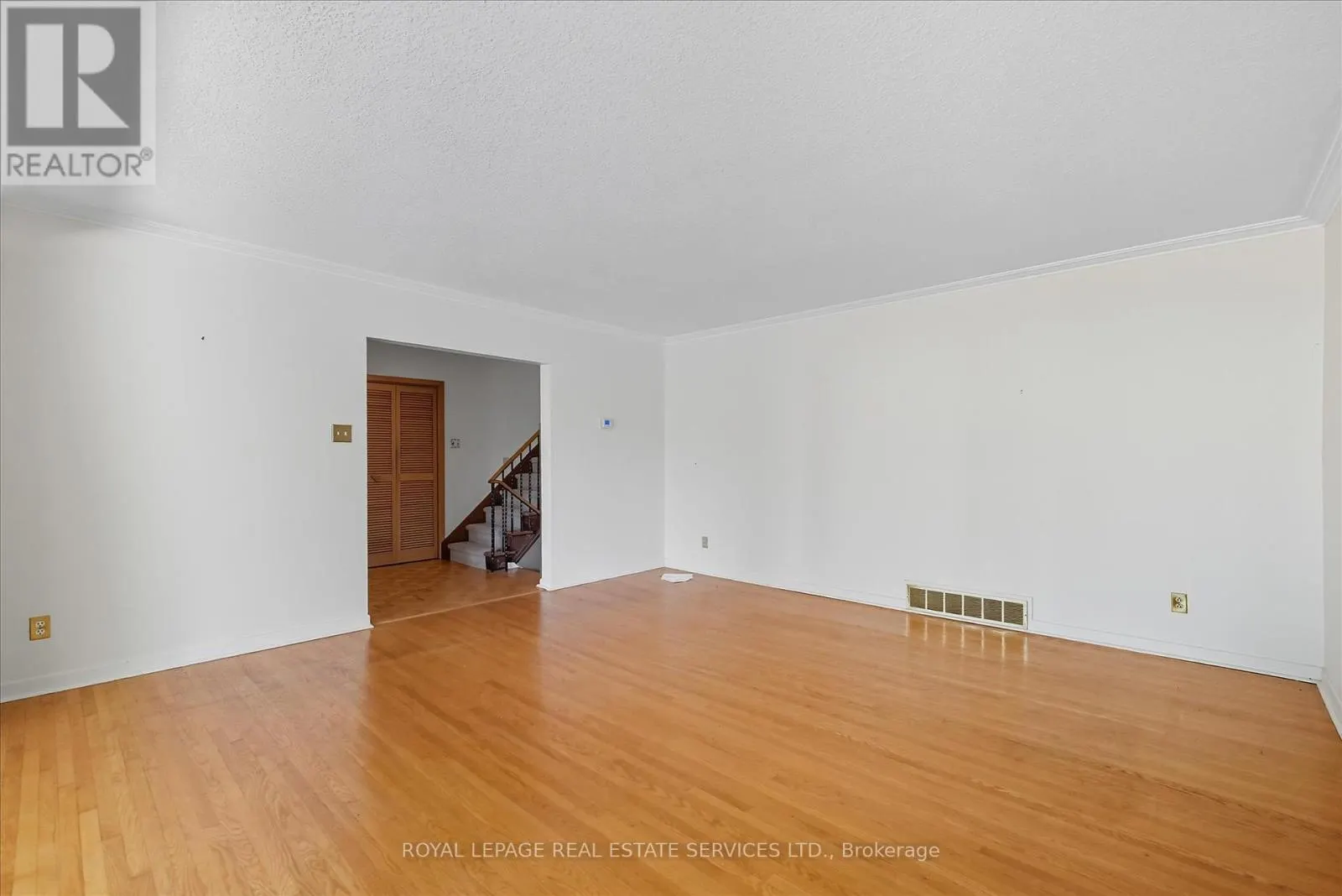 1536 VENETIA DRIVE
