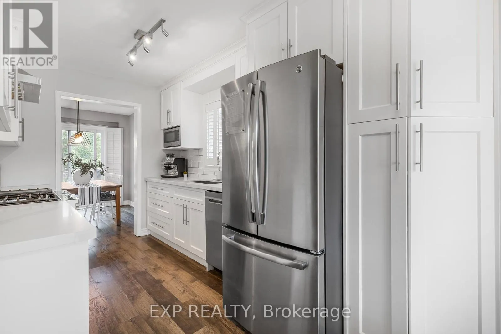 2213 HUNT CRESCENT