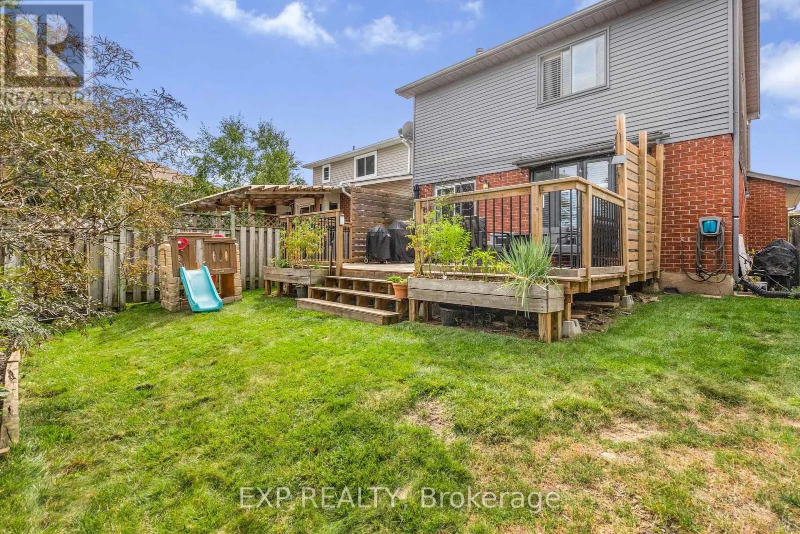 2213 HUNT CRESCENT