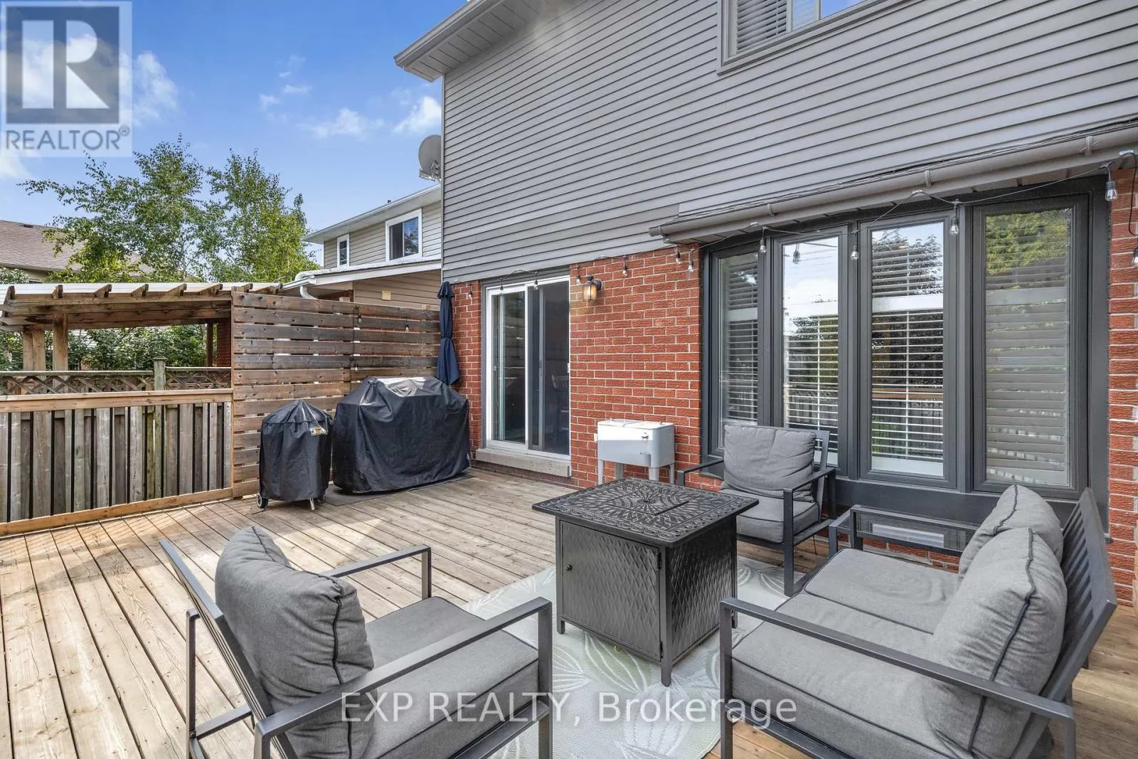 2213 HUNT CRESCENT