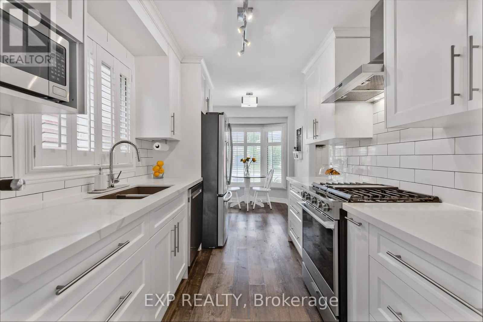 2213 HUNT CRESCENT