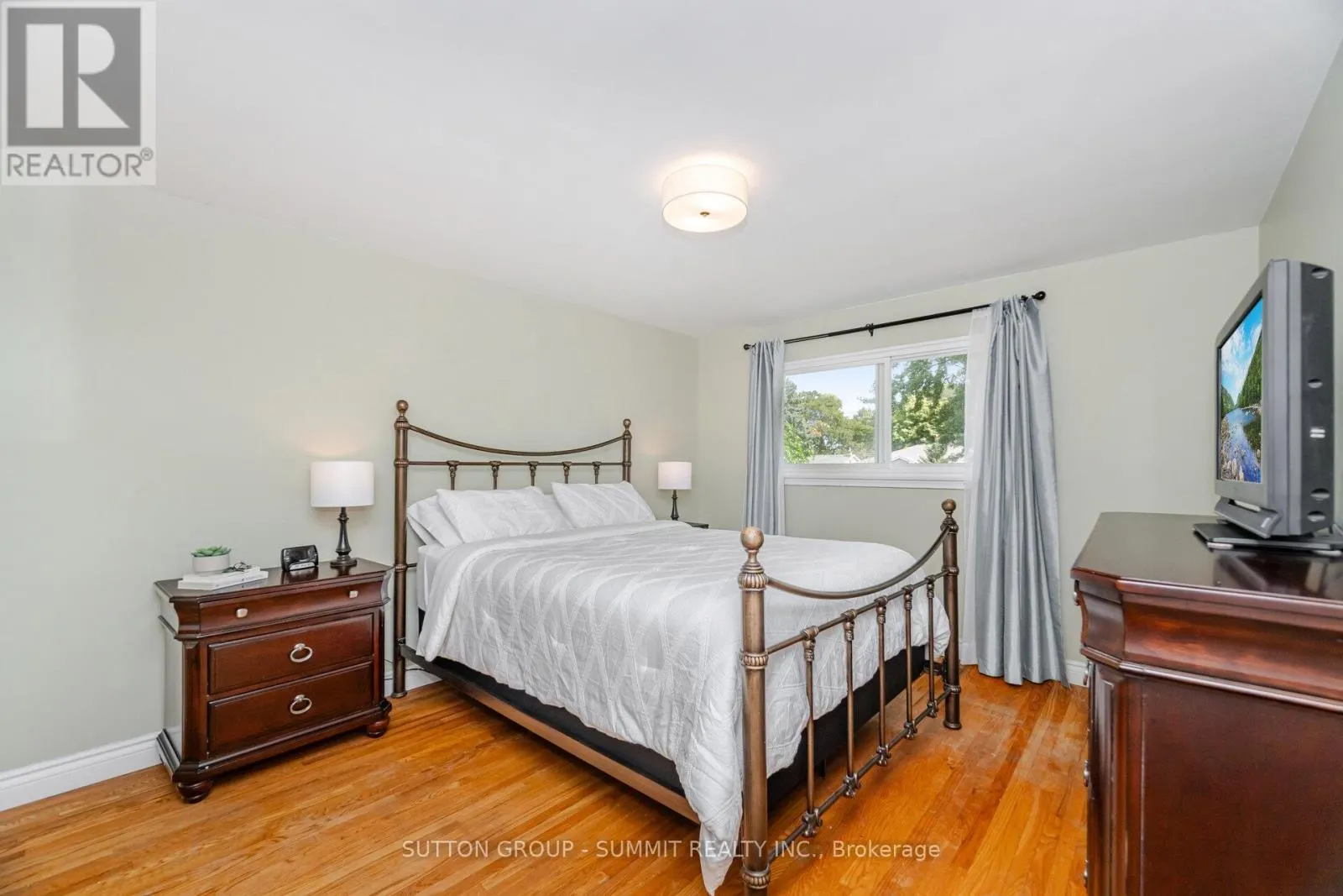 46 THEODORE DRIVE