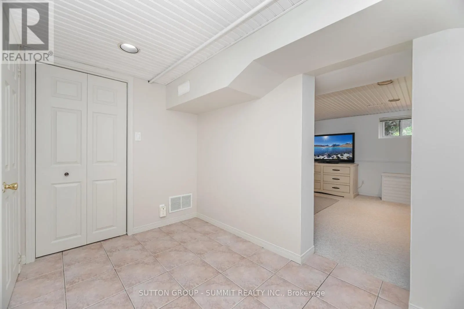 46 THEODORE DRIVE