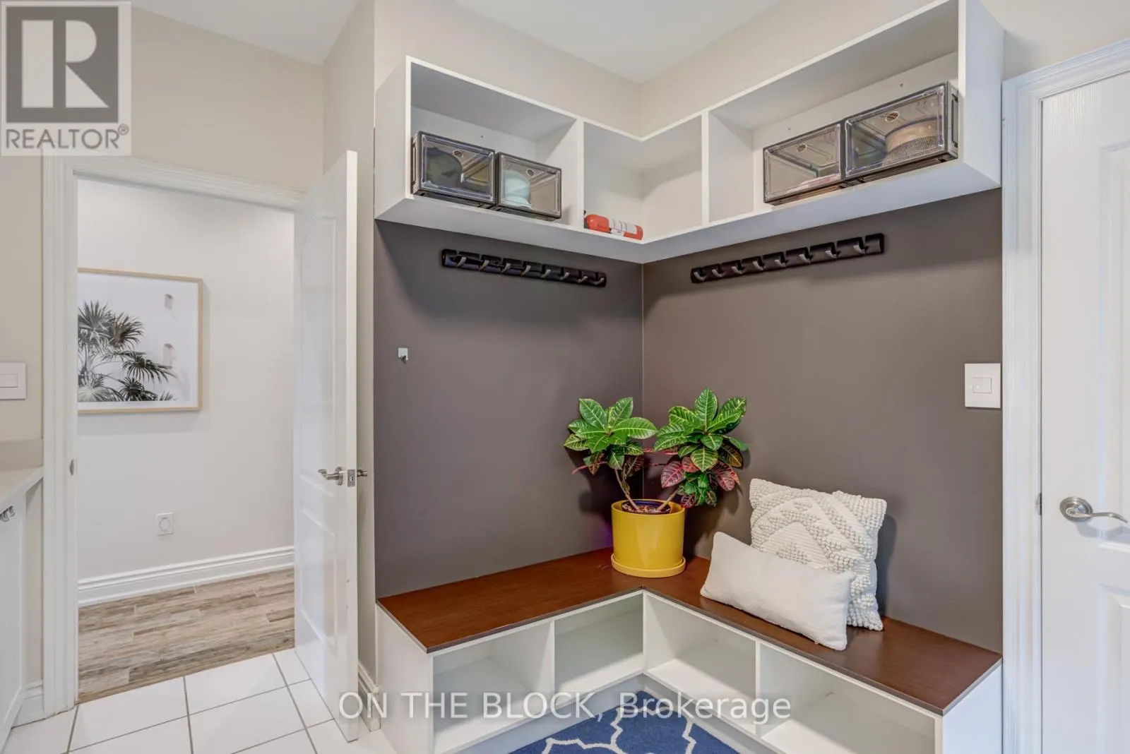 2212 ONEIDA COURT