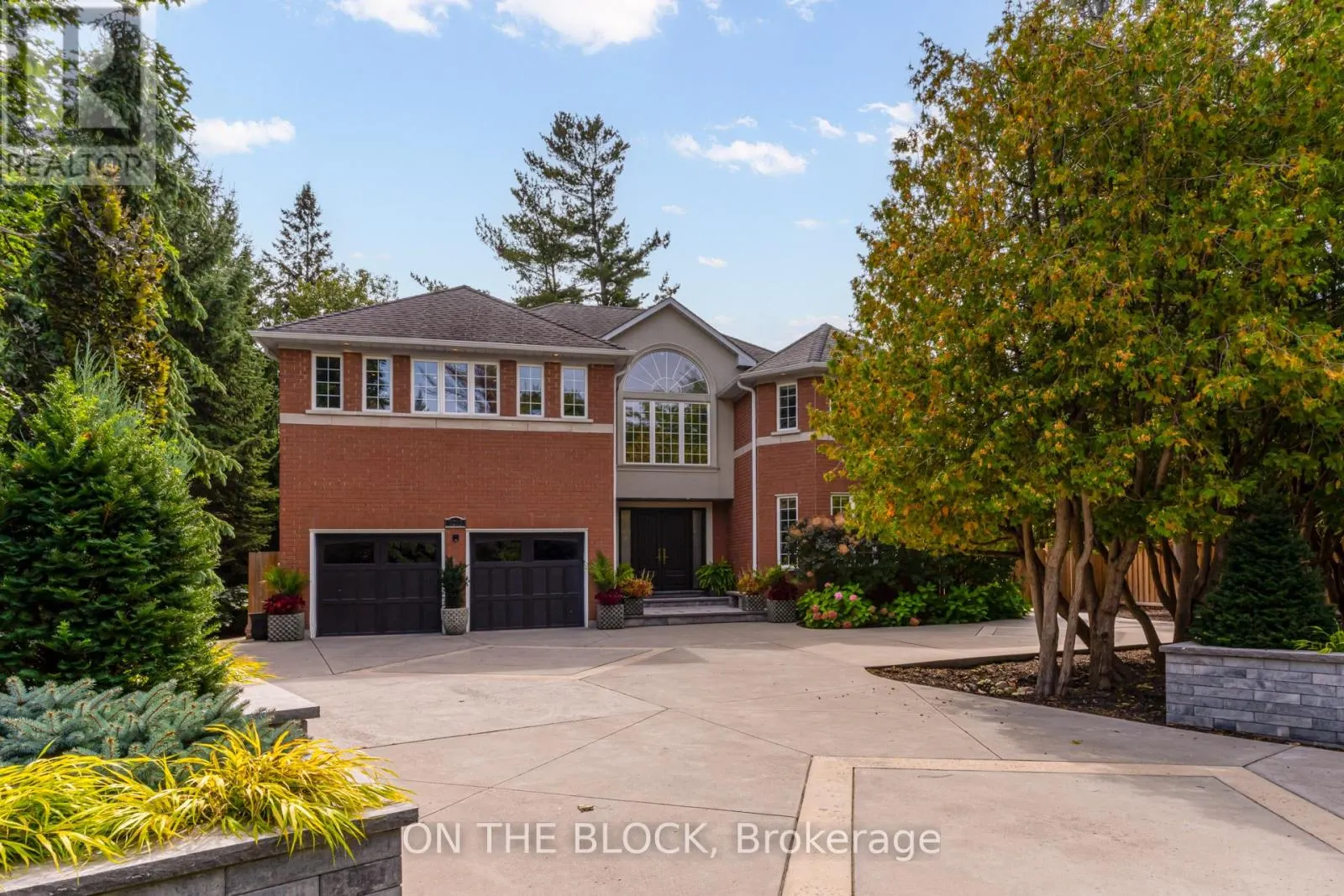 2212 ONEIDA COURT