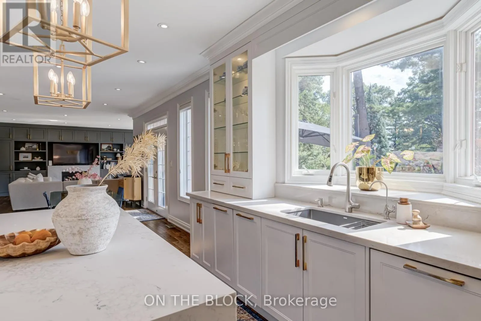 2212 ONEIDA COURT