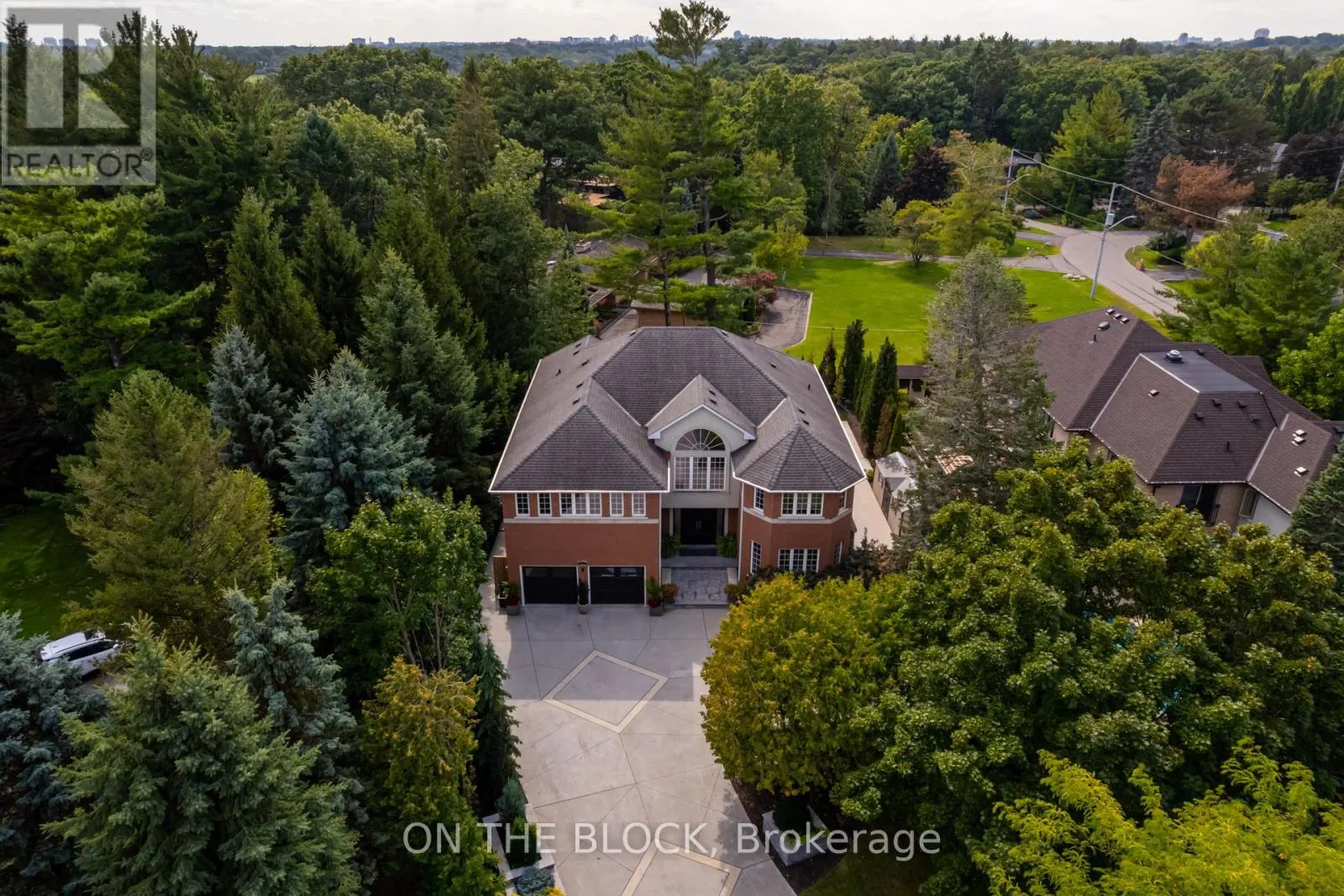 2212 ONEIDA COURT