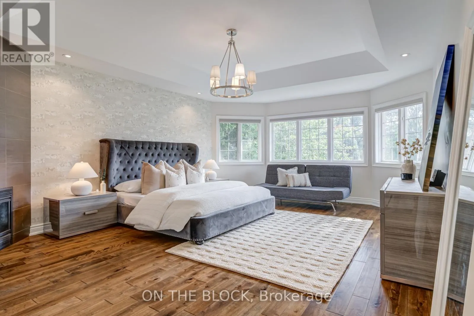2212 ONEIDA COURT