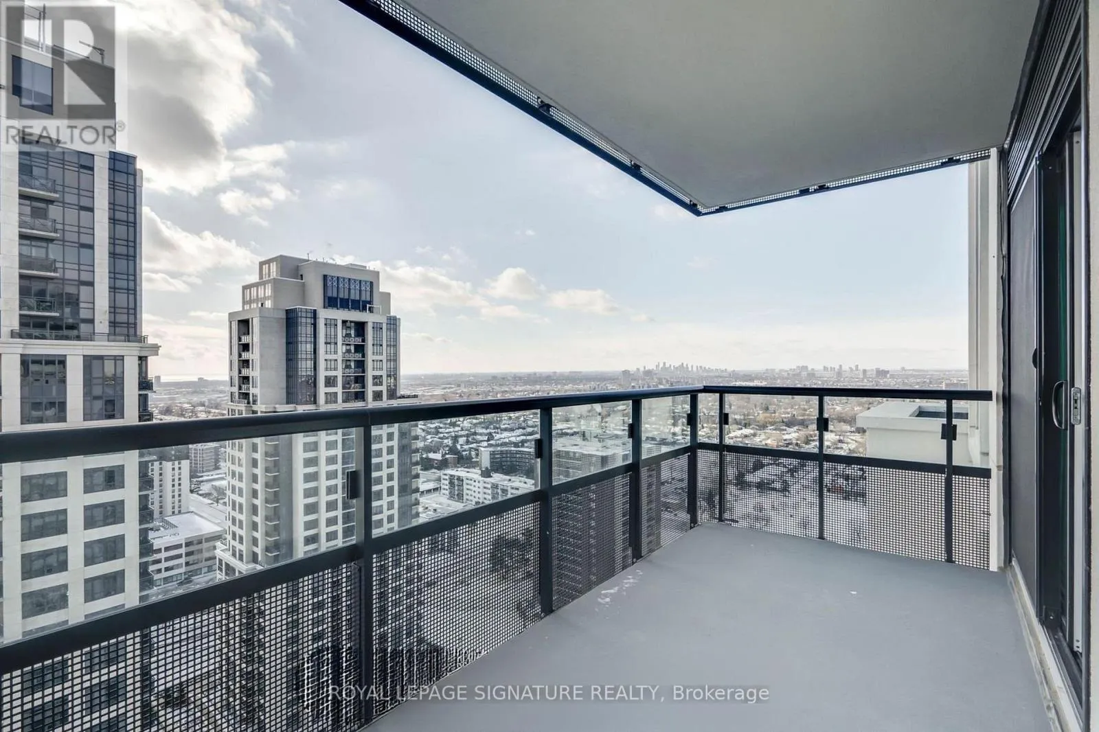 2501 - 10 EVA ROAD