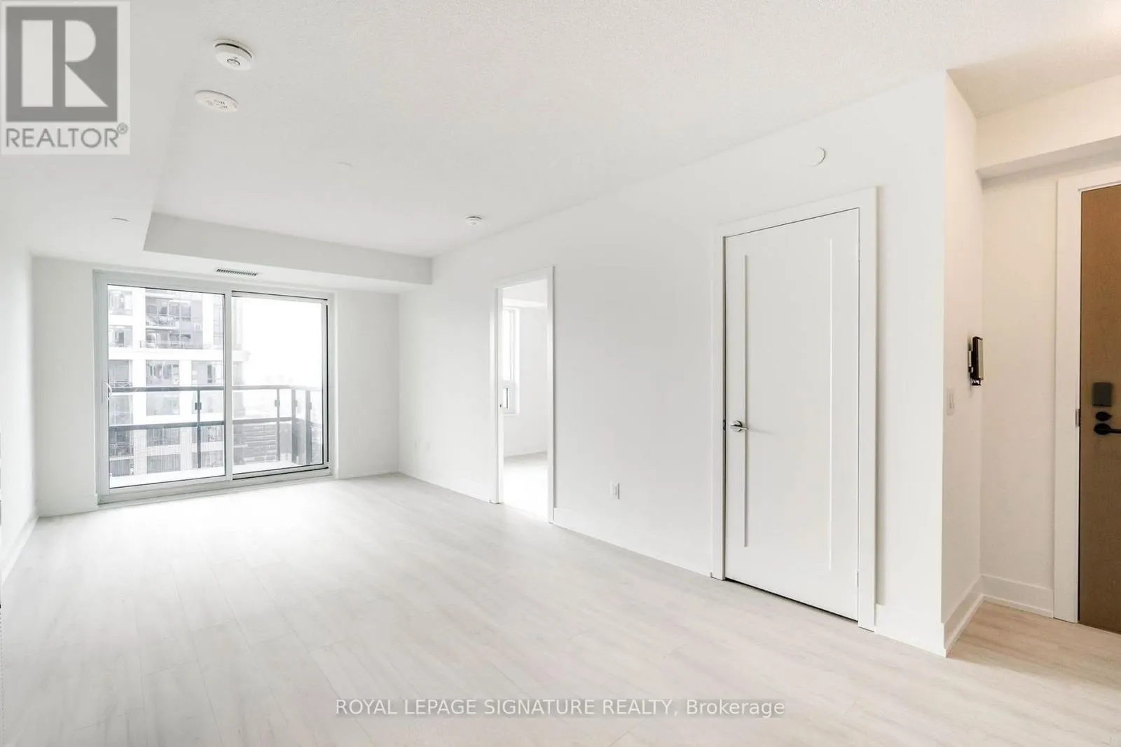 2501 - 10 EVA ROAD