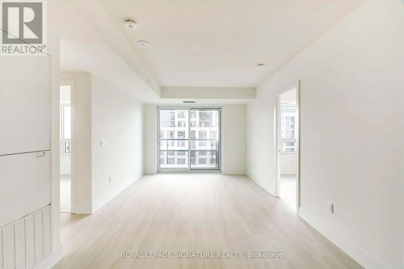 2501 - 10 EVA ROAD