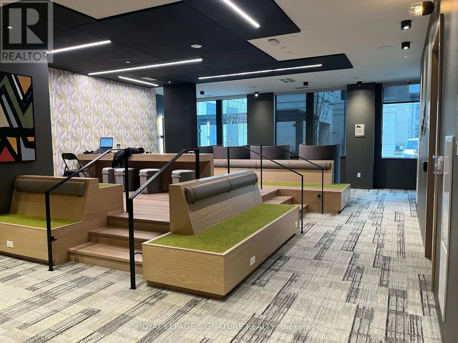 2501 - 10 EVA ROAD