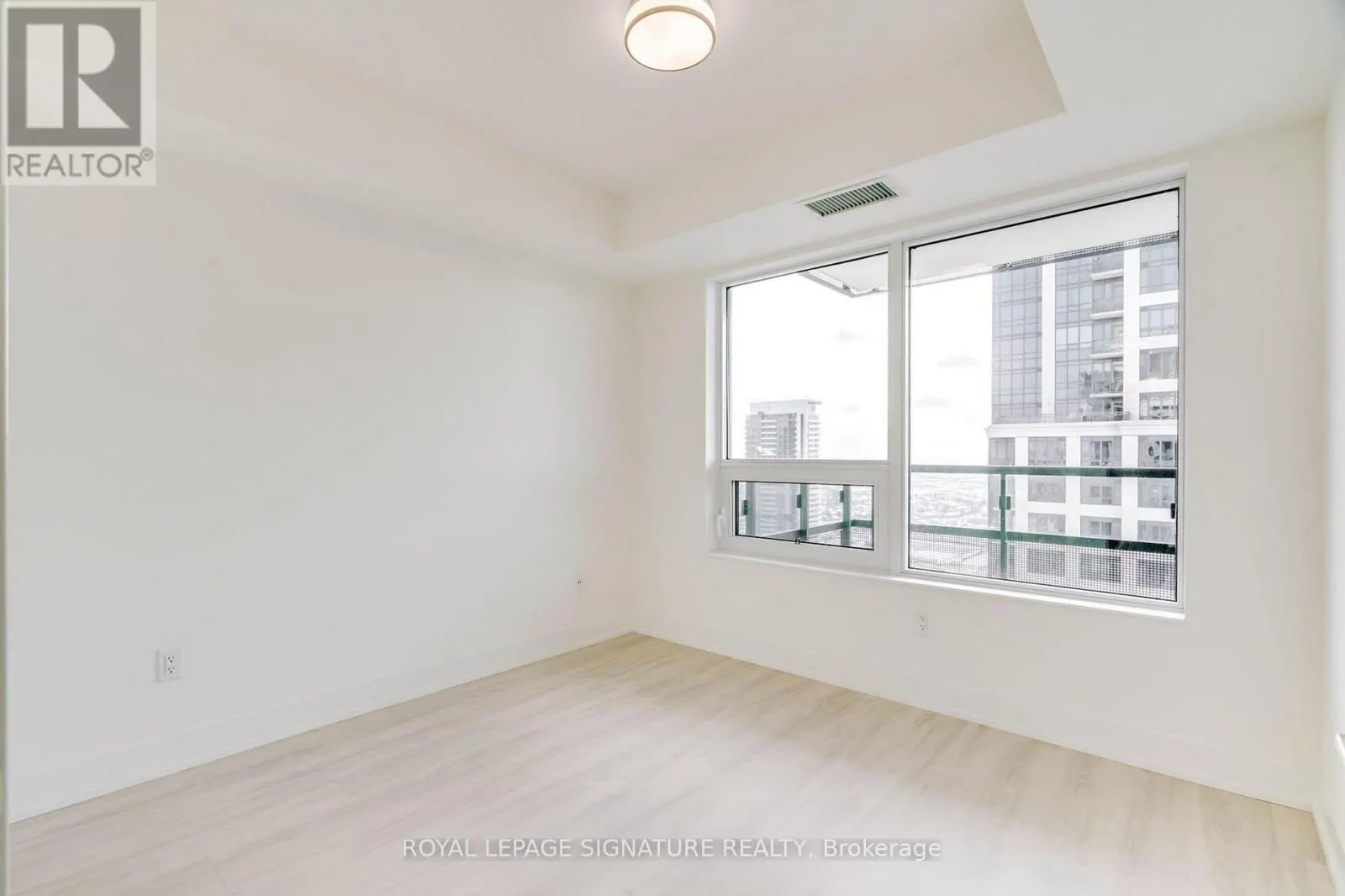 2501 - 10 EVA ROAD