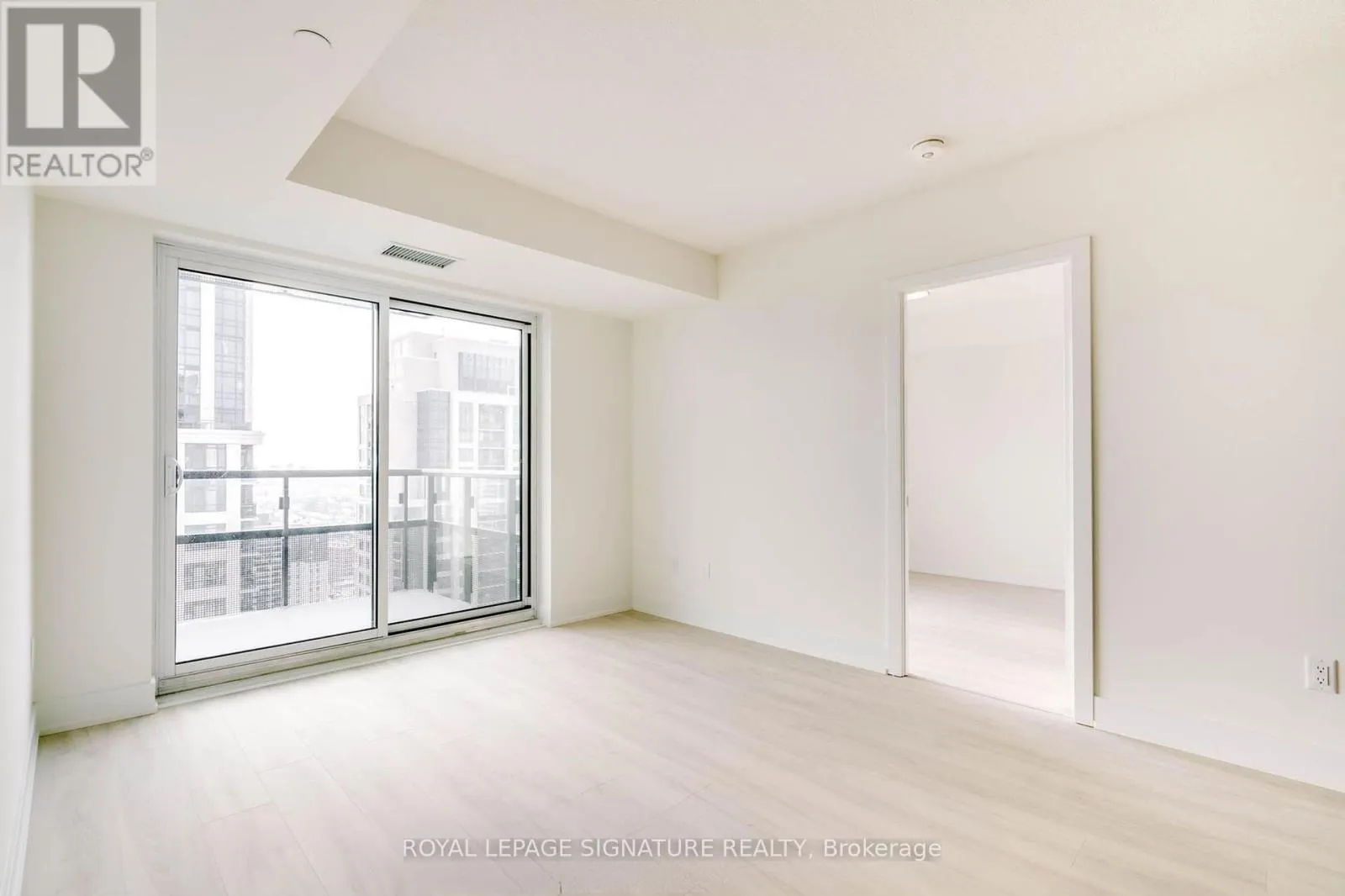 2501 - 10 EVA ROAD