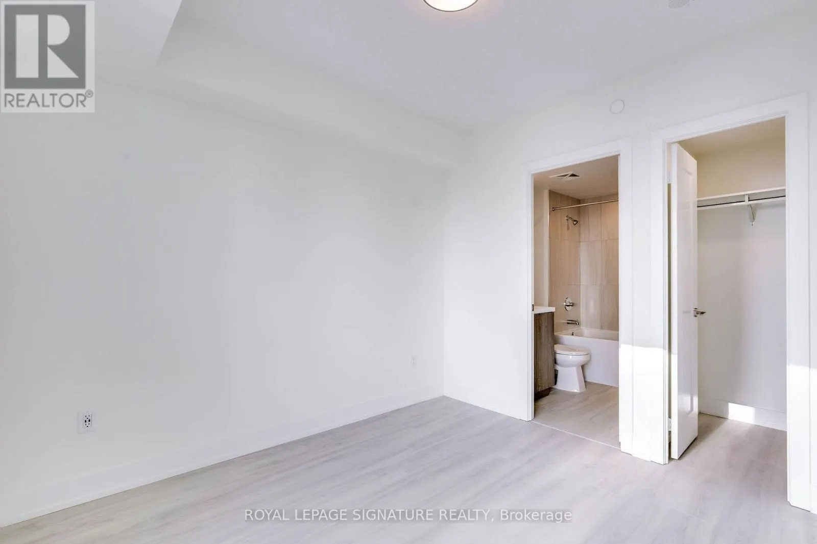 2501 - 10 EVA ROAD