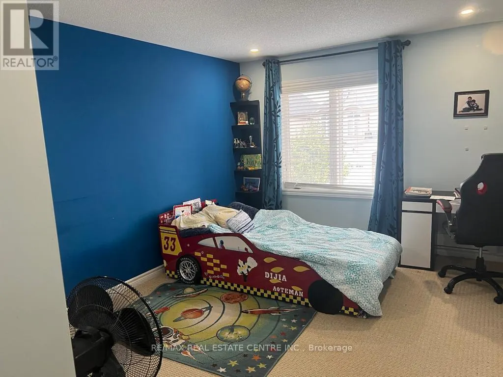 15 LOLA CRESCENT