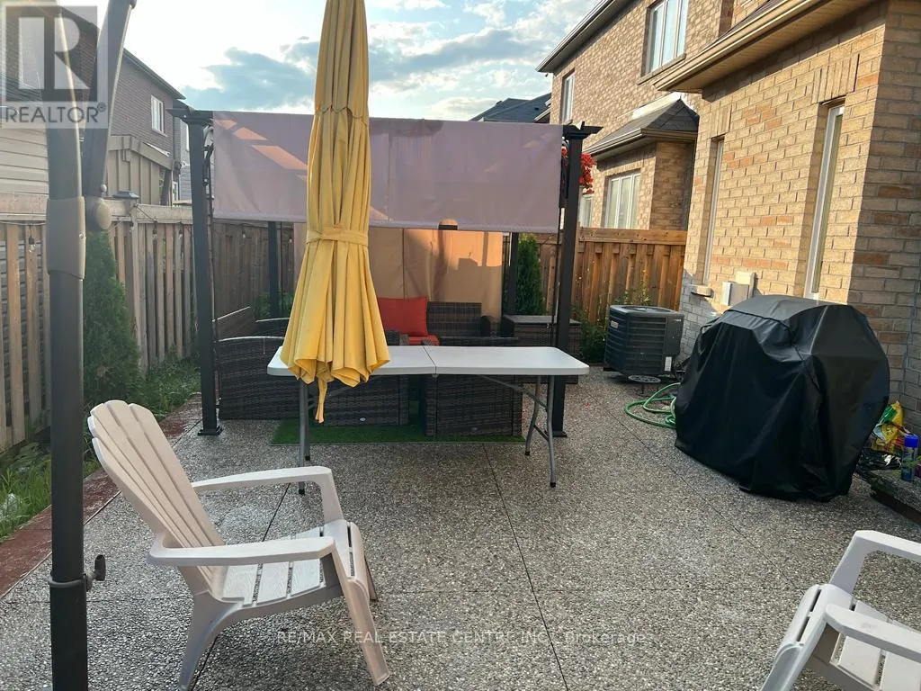 15 LOLA CRESCENT