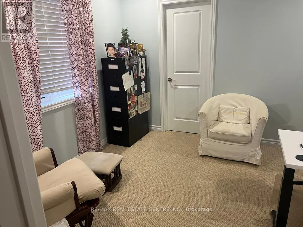 15 LOLA CRESCENT