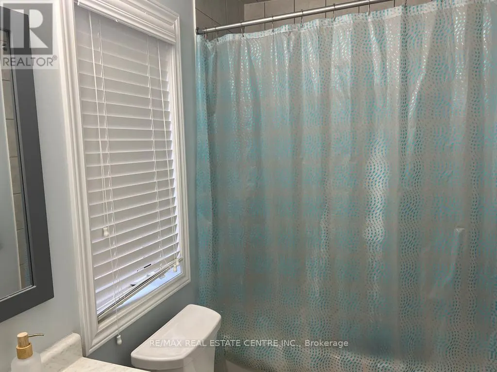 15 LOLA CRESCENT