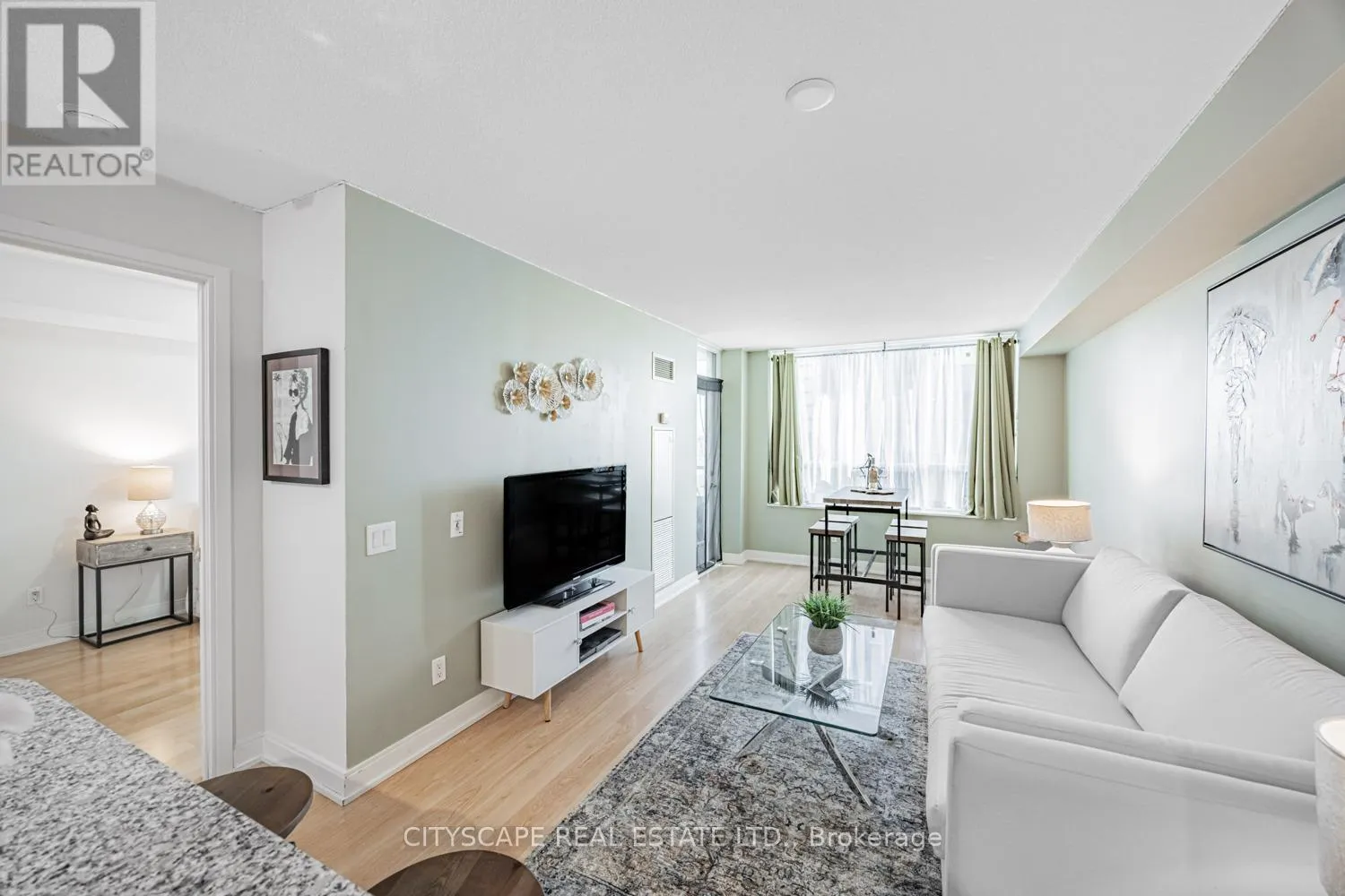 1131 - 35 VIKING LANE
