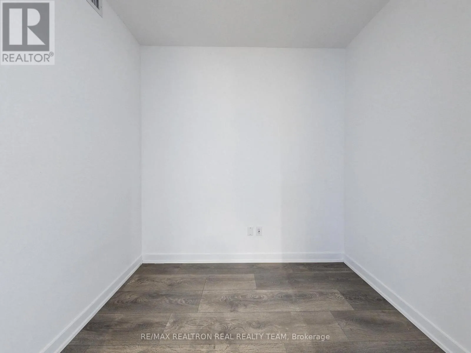 #712 - 28 ANN STREET
