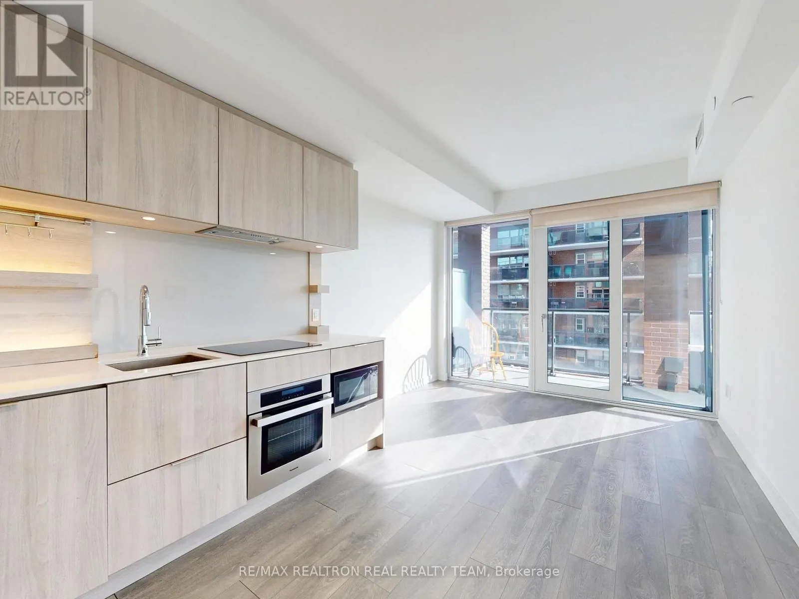 #712 - 28 ANN STREET