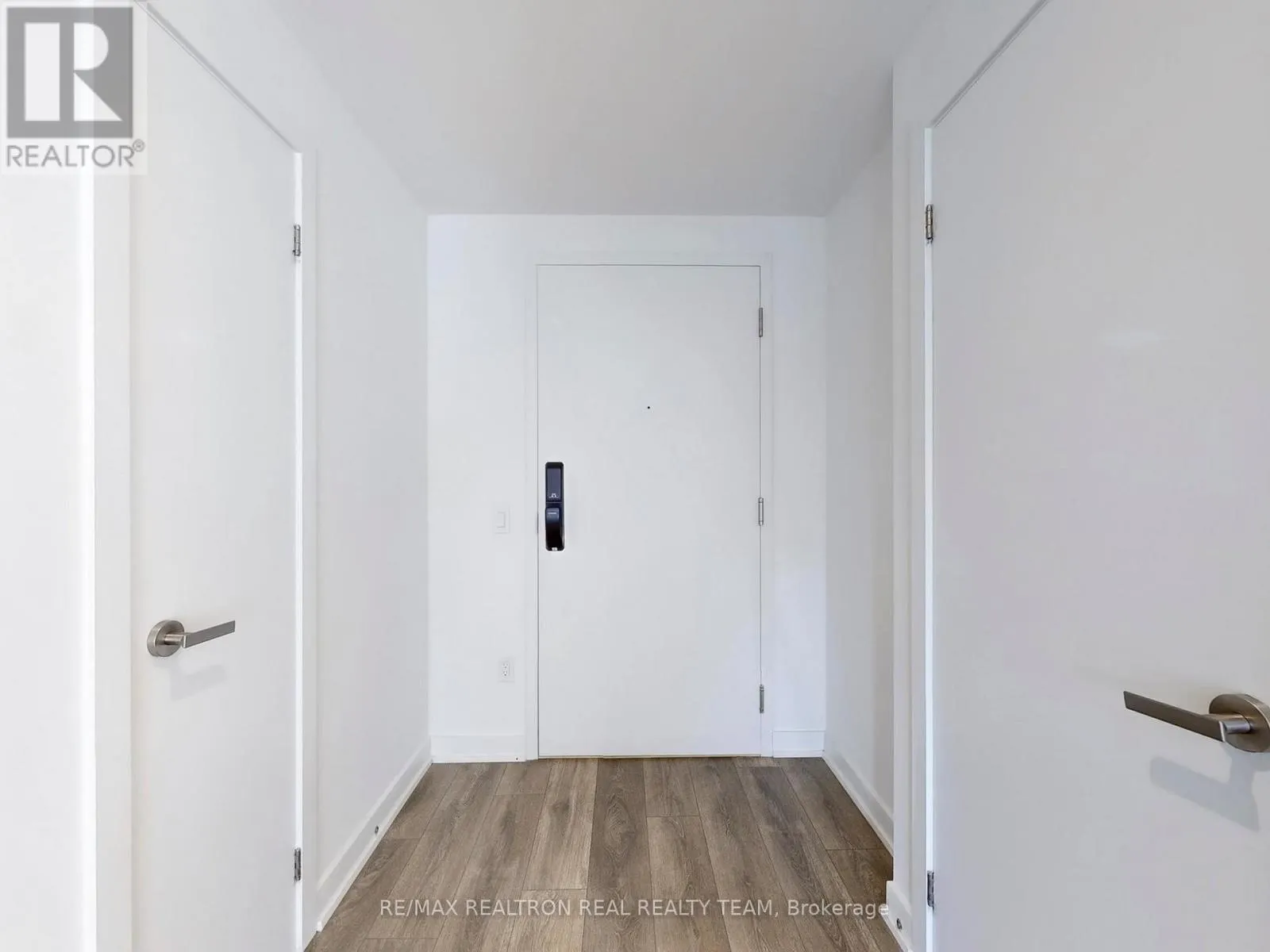 #712 - 28 ANN STREET