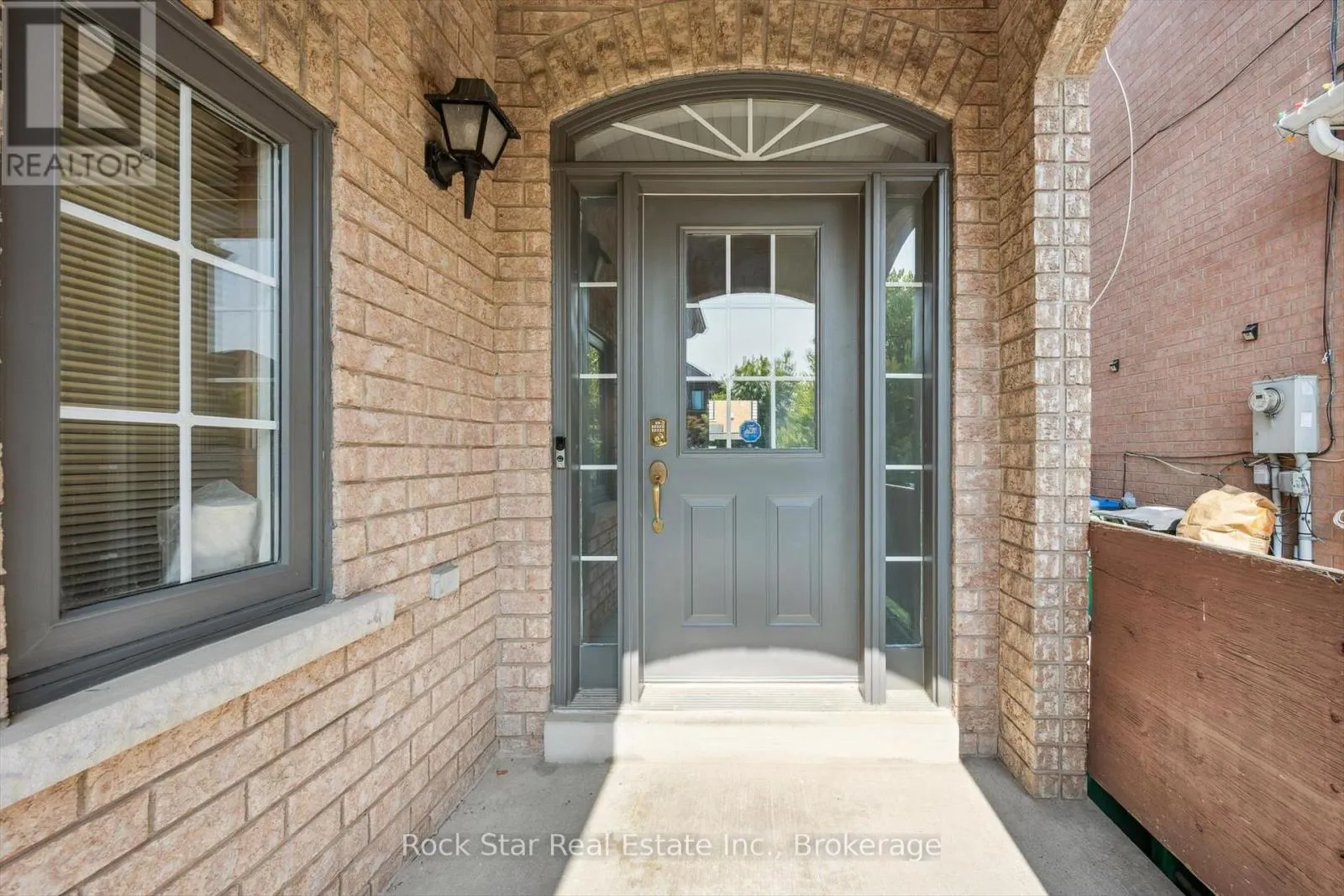 128 NATHANIEL CRESCENT