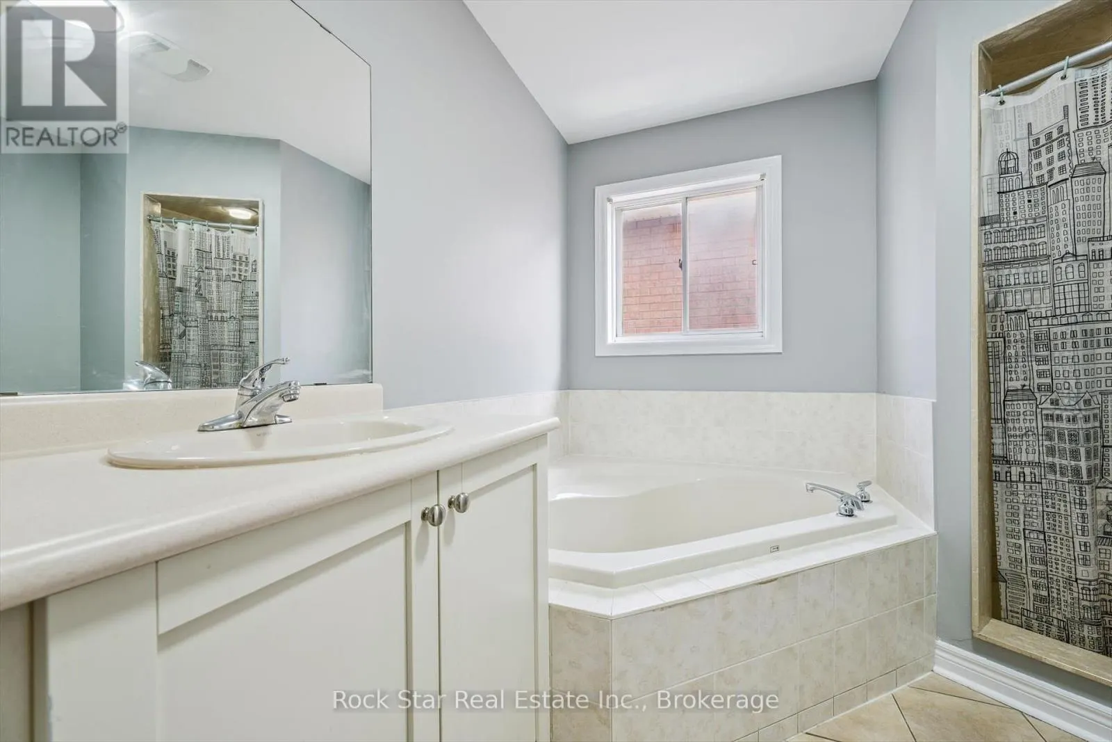 128 NATHANIEL CRESCENT