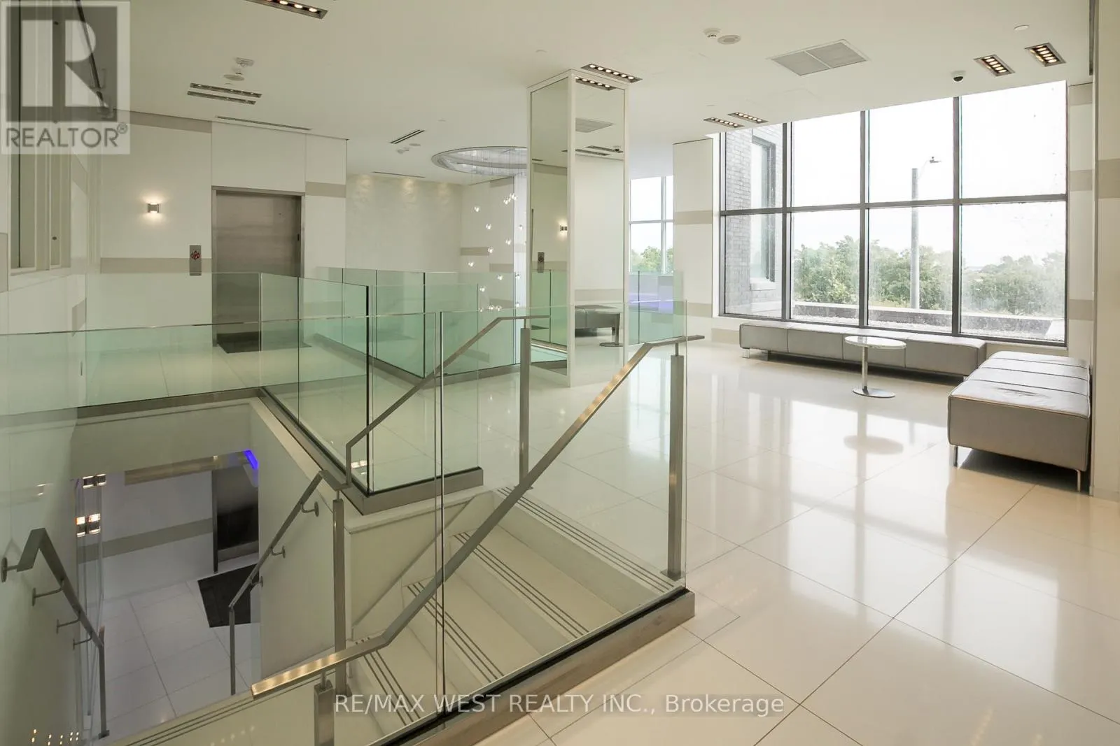 607 - 110 MARINE PARADE DRIVE