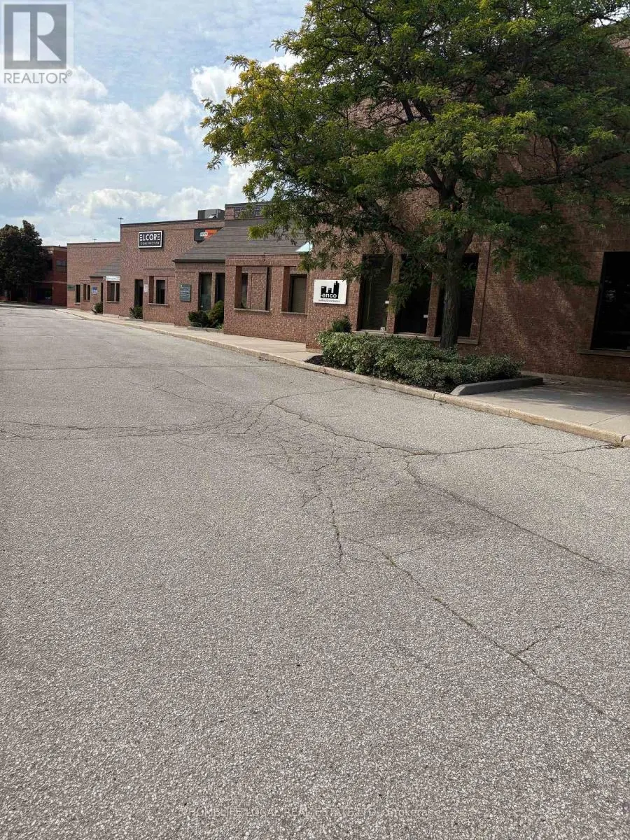 UNIT 26 - 2861 SHERWOOD HEIGHTS DRIVE