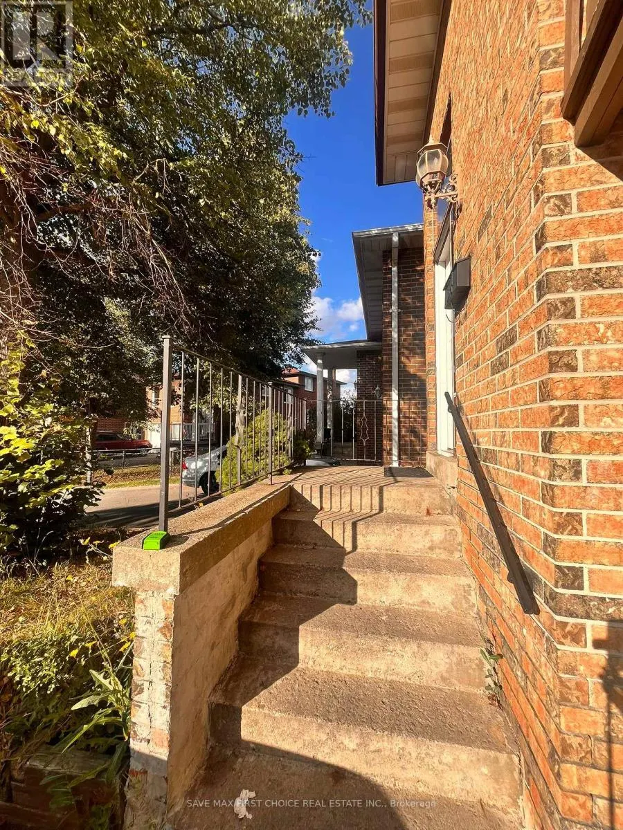 34 TANAGER SQUARE