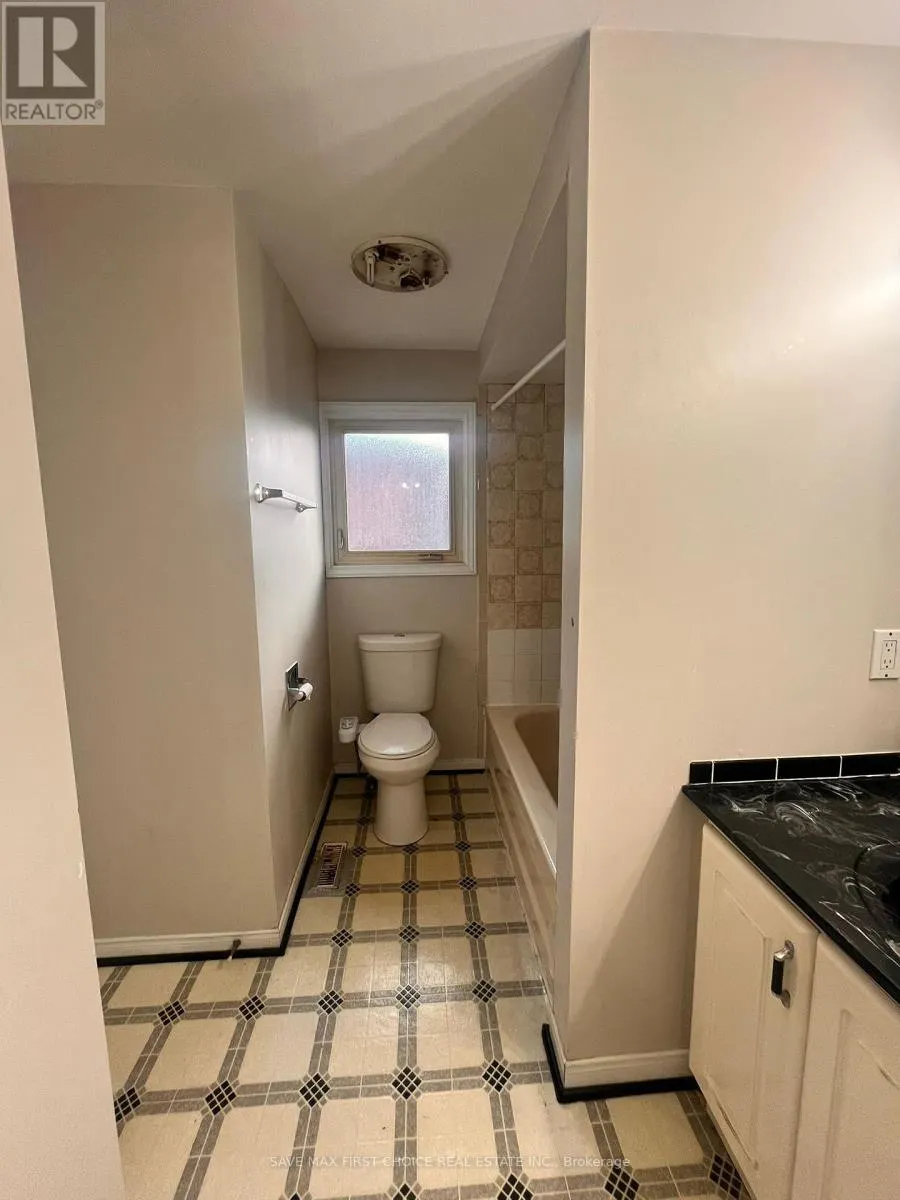34 TANAGER SQUARE