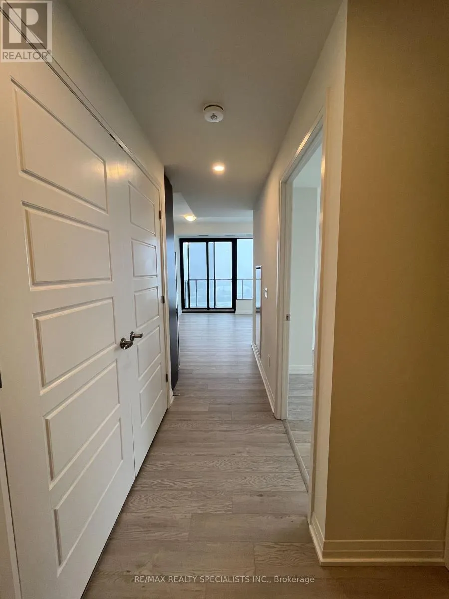 811 - 3006 WILLIAM CUTMORE BOULEVARD