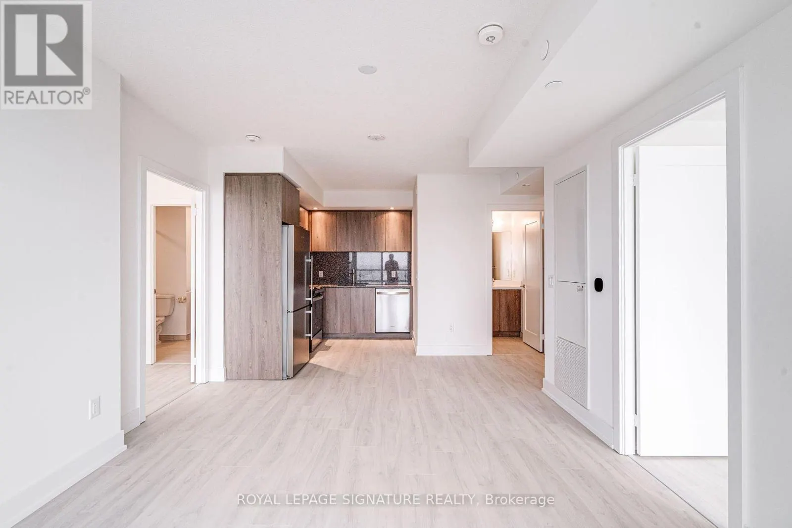 2505 - 10 EVA ROAD