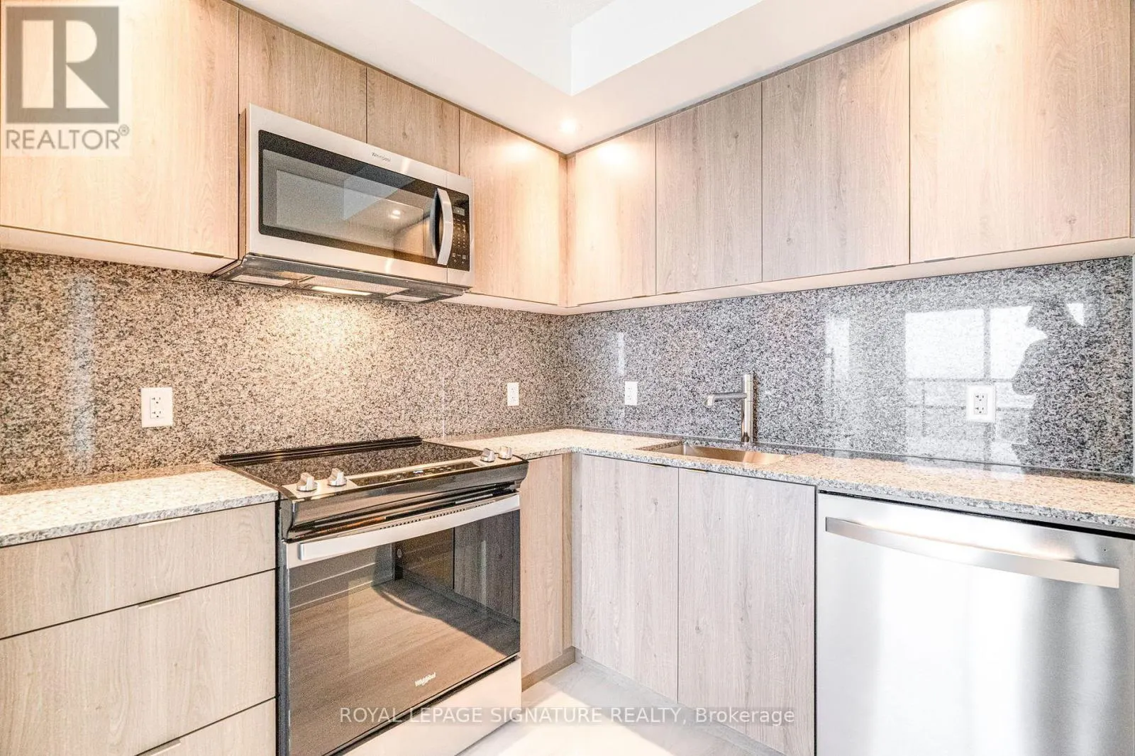 2505 - 10 EVA ROAD