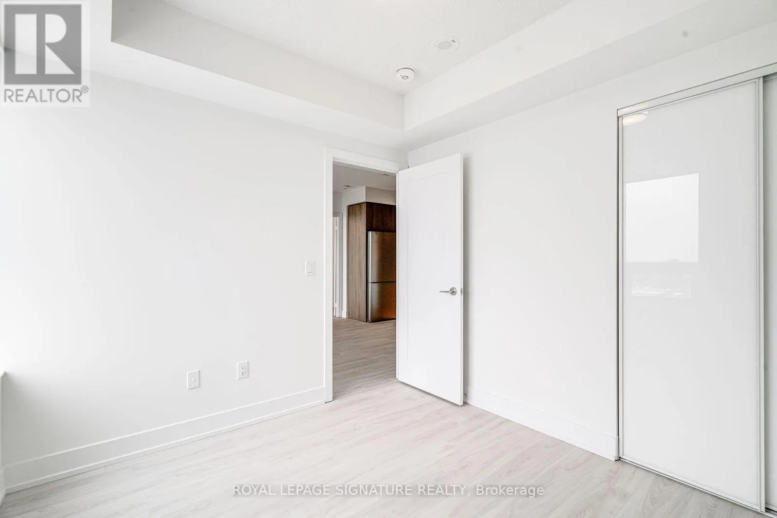 2505 - 10 EVA ROAD