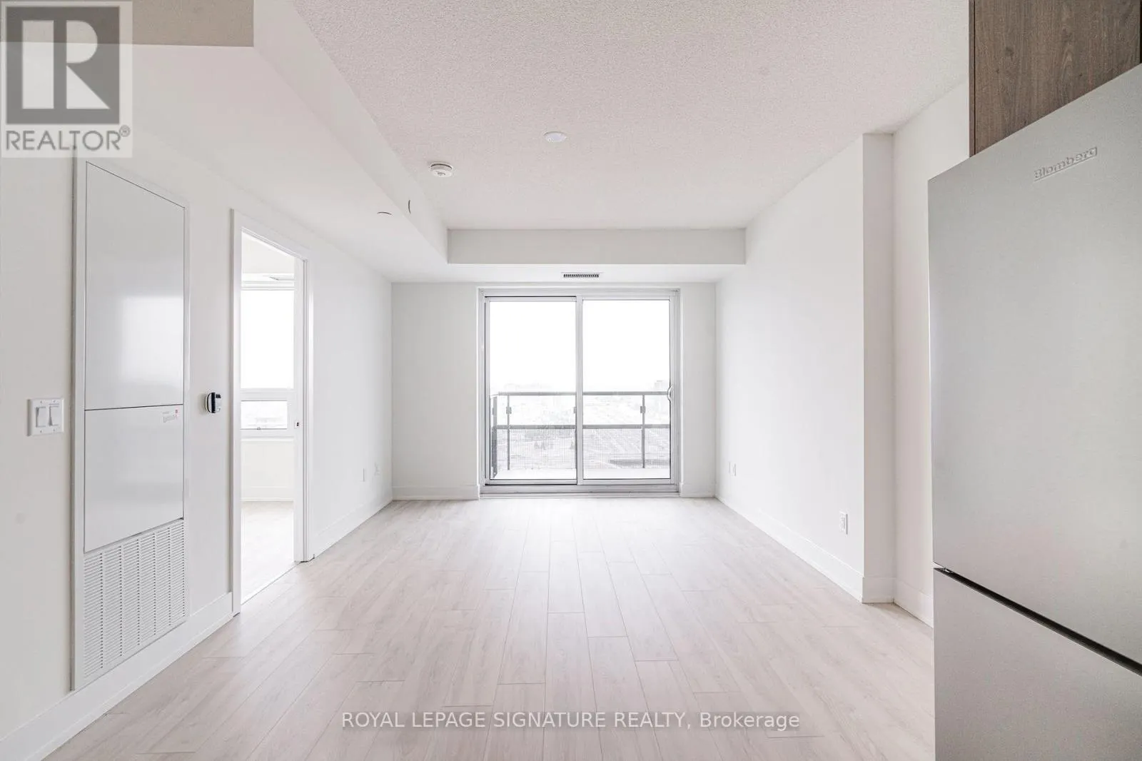 2505 - 10 EVA ROAD