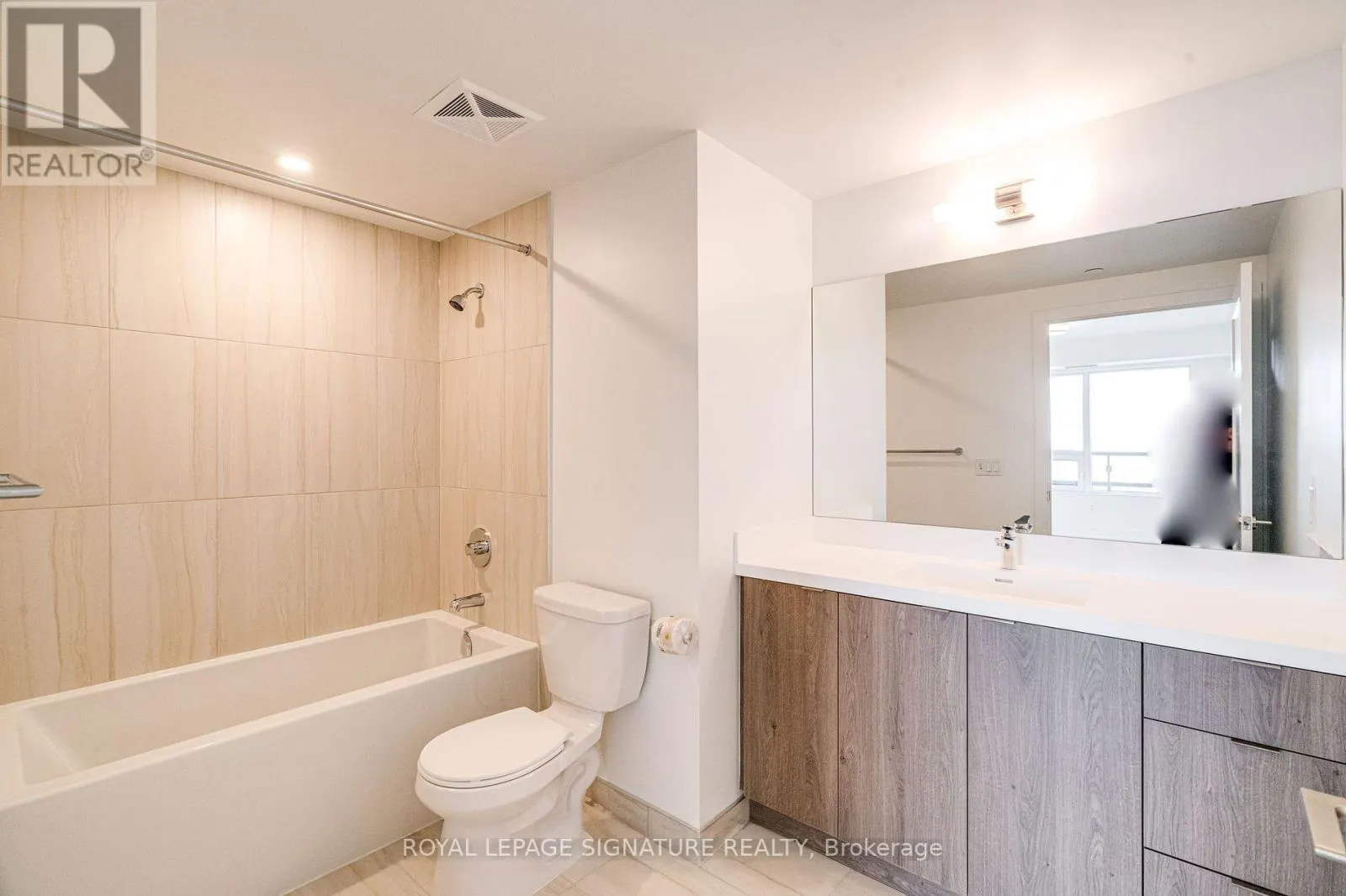 2505 - 10 EVA ROAD