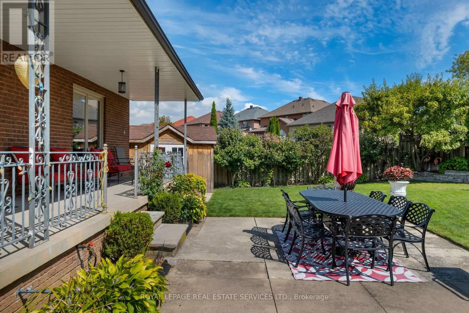 15 WESTROYAL ROAD