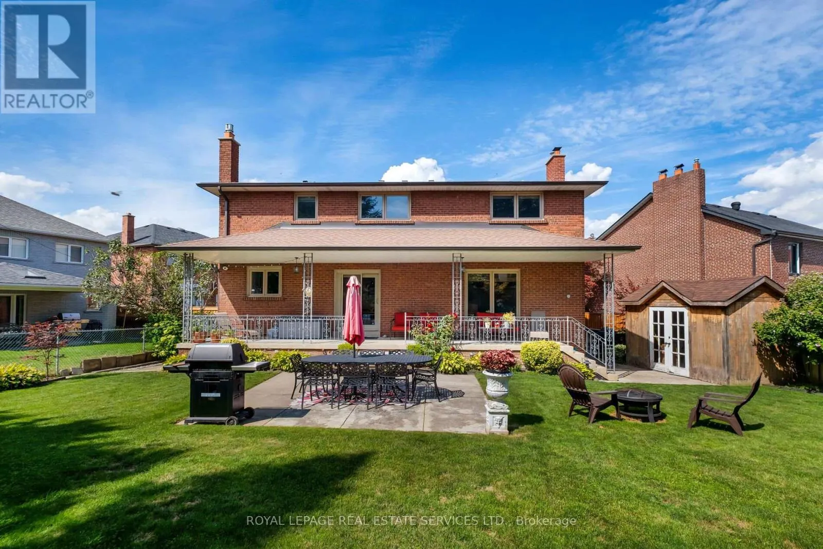 15 WESTROYAL ROAD