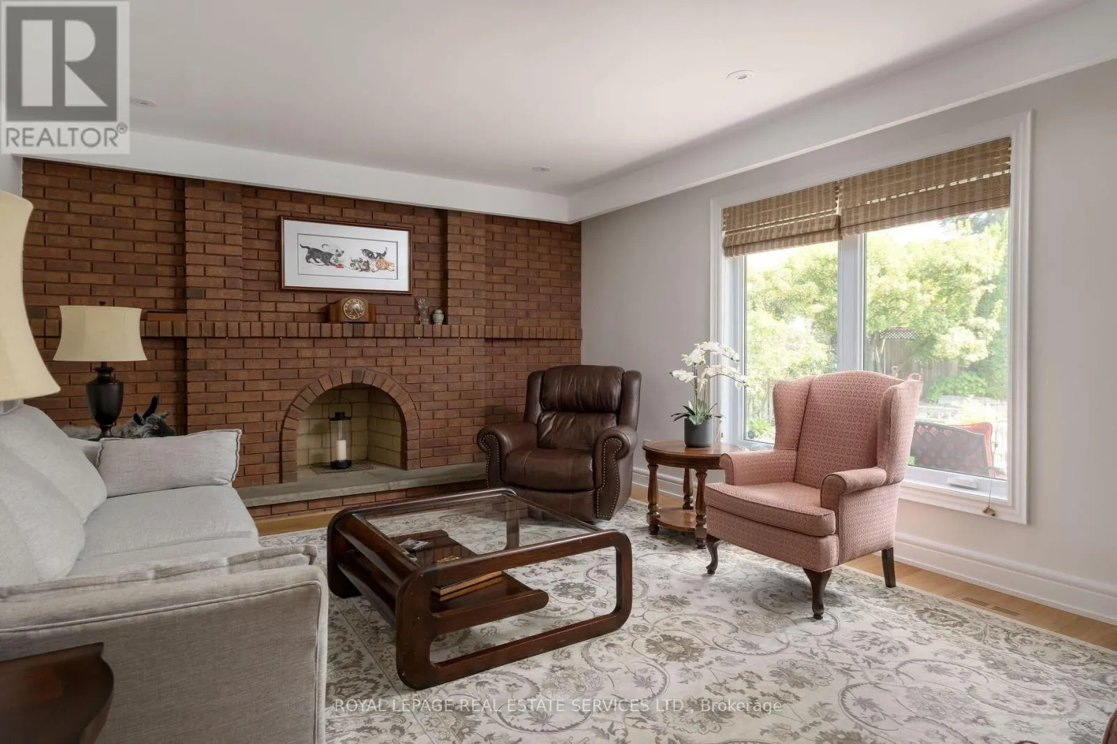 15 WESTROYAL ROAD