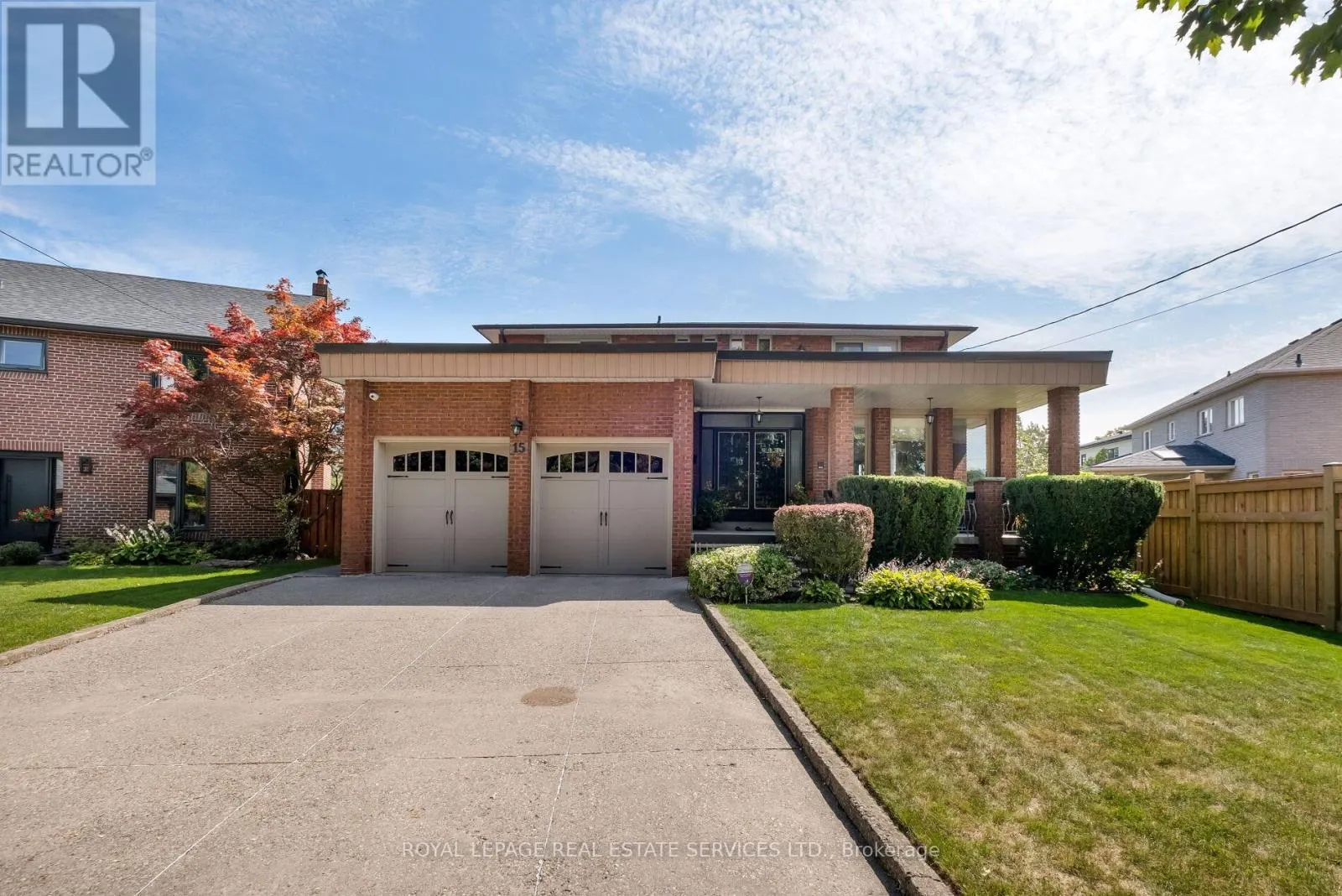15 WESTROYAL ROAD