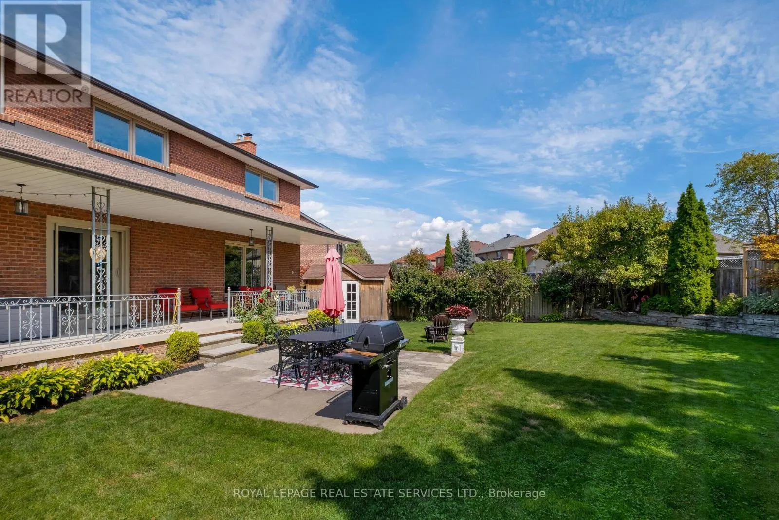 15 WESTROYAL ROAD