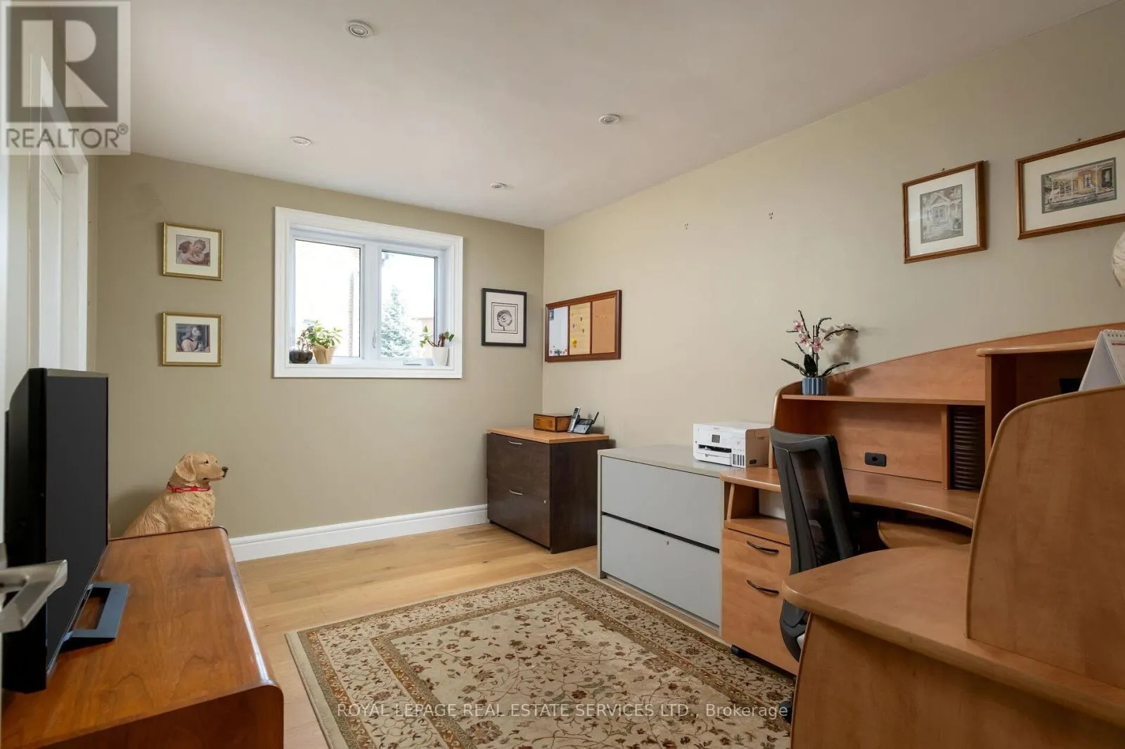 15 WESTROYAL ROAD