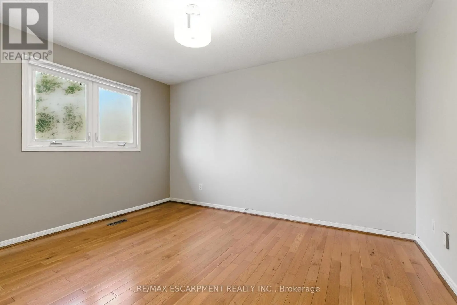 1624 GALLANT DRIVE