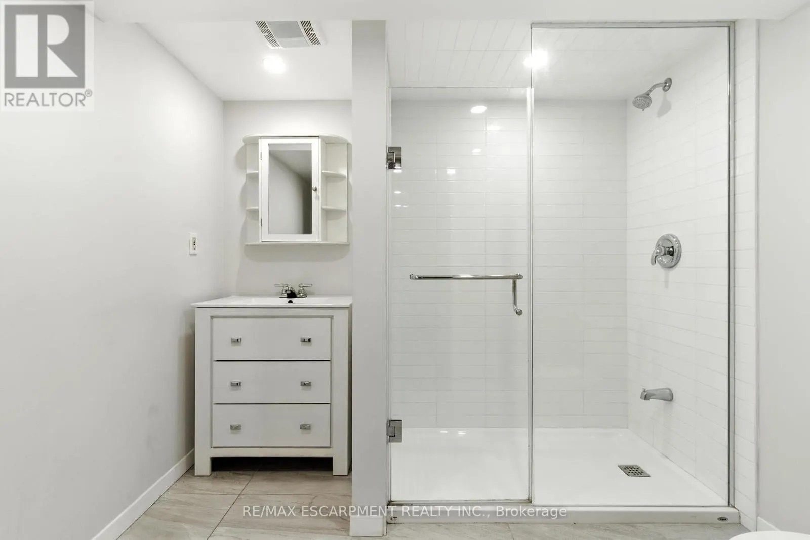 1624 GALLANT DRIVE
