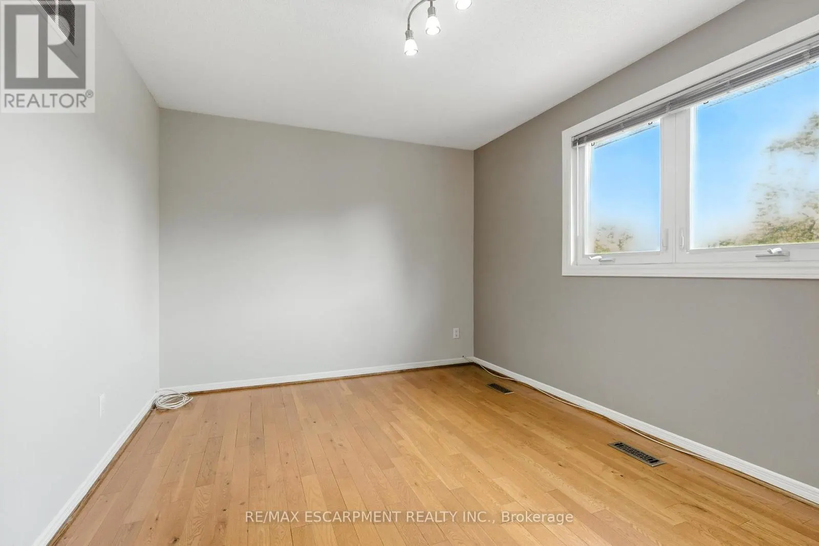 1624 GALLANT DRIVE